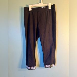 Under Armour ,cropped leggings, size medium.